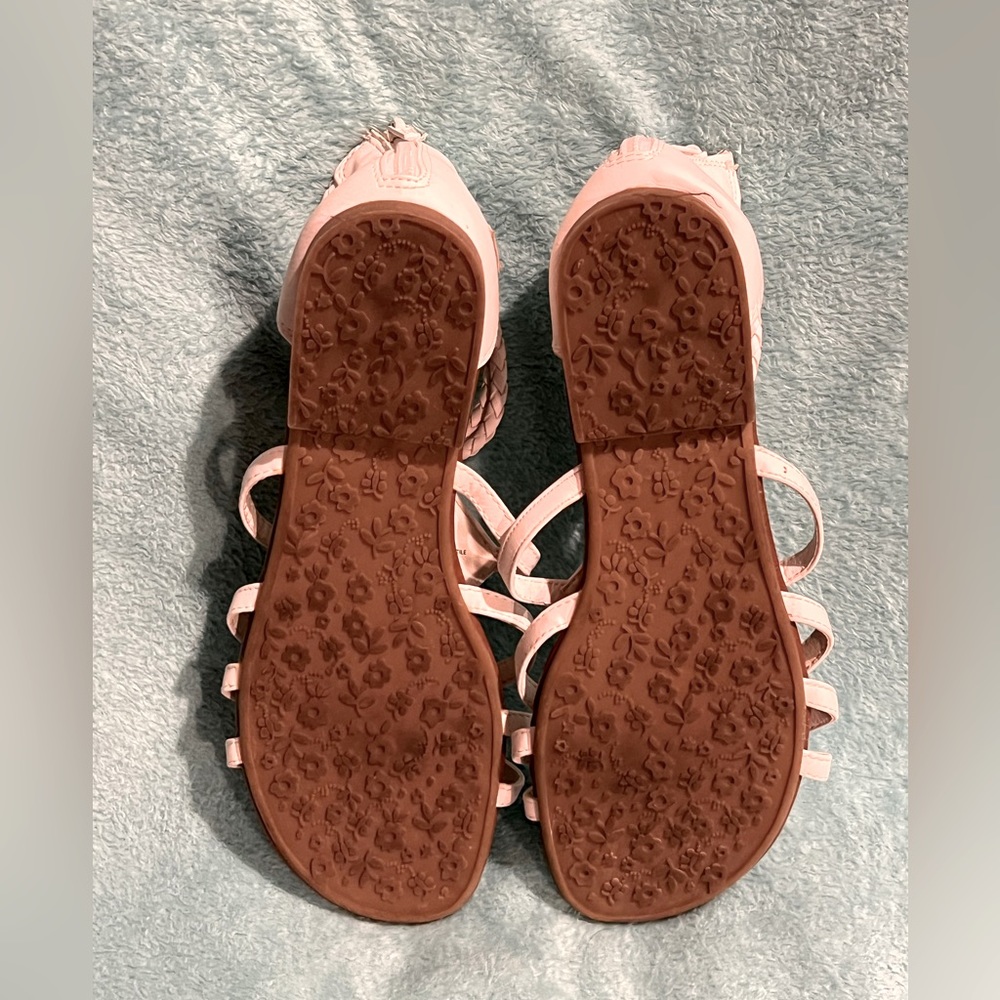 Sonoma White Flat Sandals with Ankle Strap and Diamond Shaped Accent. Size 10M - Picture 3 of 7